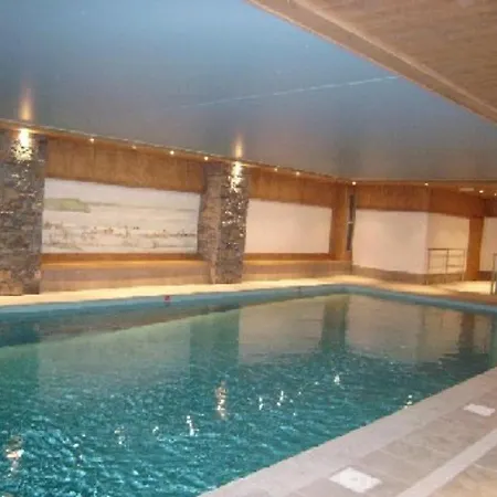 Pour 6 Avec Piscine, Terrasse, Parking Et Proche Des Pistes, - Fr-1-733-129 * Crest-Voland