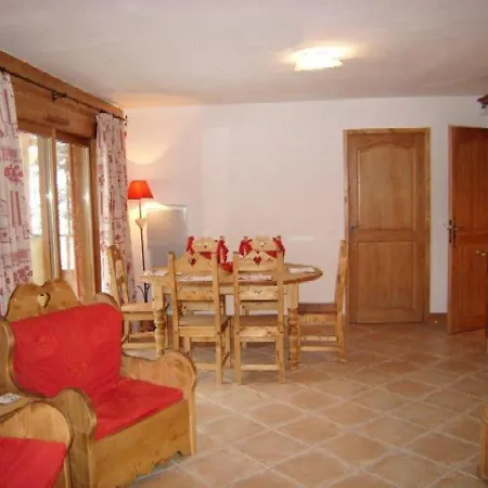 Pour 6 Avec Piscine, Terrasse, Parking Et Proche Des Pistes, - Fr-1-733-129