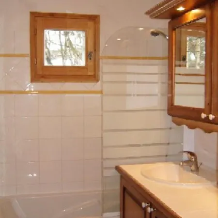 Pour 6 Avec Piscine, Terrasse, Parking Et Proche Des Pistes, - Fr-1-733-129 Διαμέρισμα *